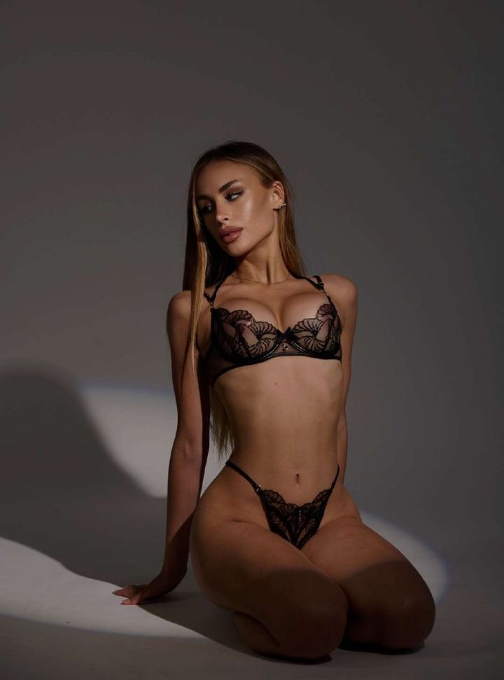 Nicole R, mannequin femme, Emporio Models – photo 11
